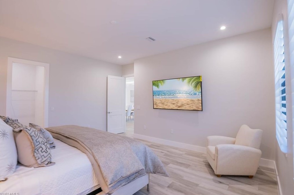 9974 Winterview Dr, Naples FL 34109-1519 exterior