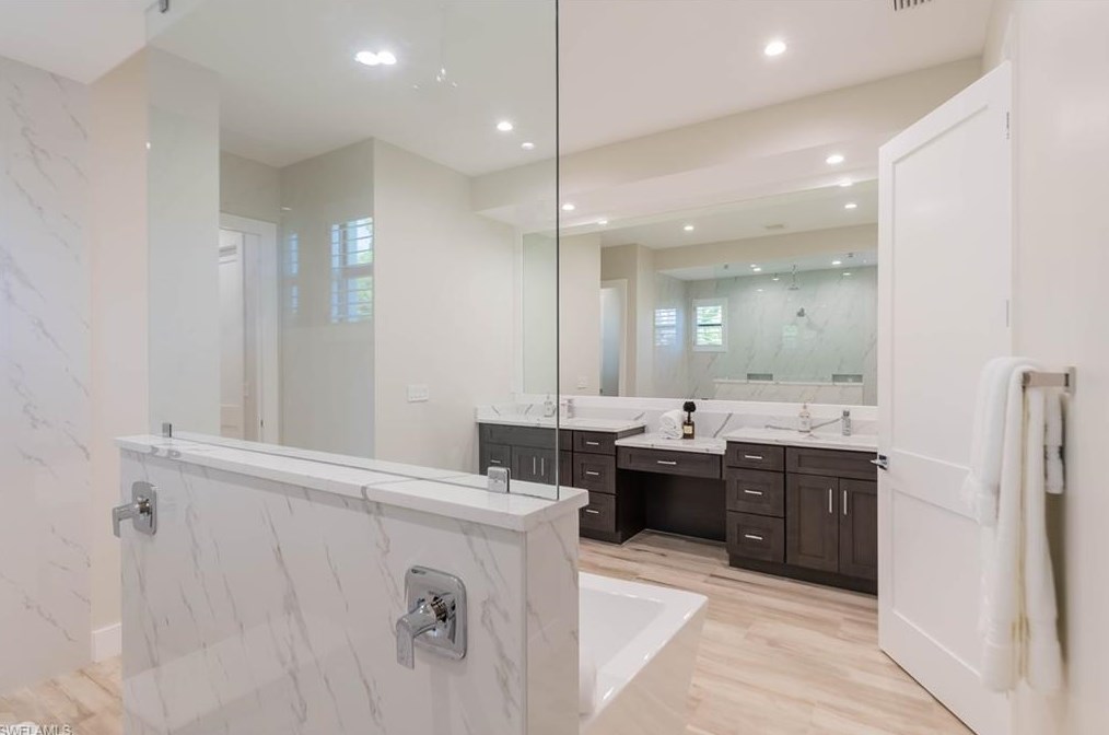 9974 Winterview Dr, Naples FL 34109-1519 exterior