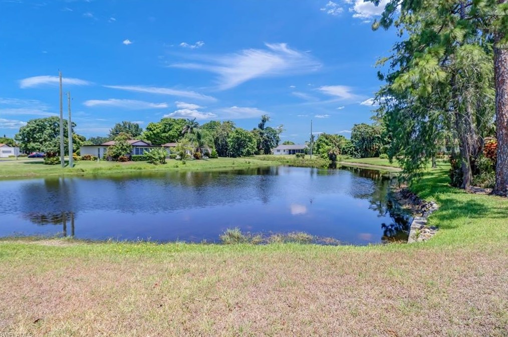 1036 Pine Isle Ln, Naples FL  34112-6172 exterior