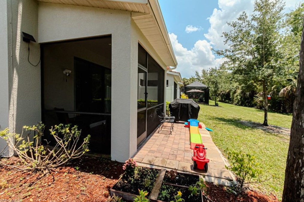 15320 Summit Place Cir, Naples FL  34119-4120 exterior