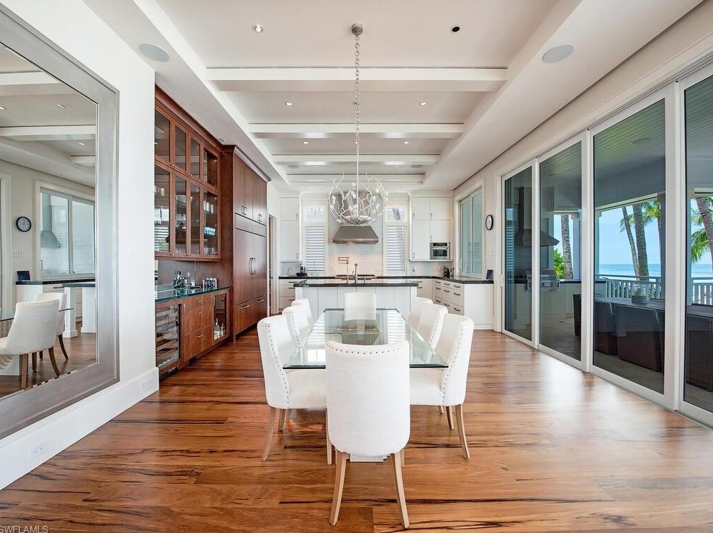 1270 Gulf Shore Blvd, Naples FL 34103-4369 exterior