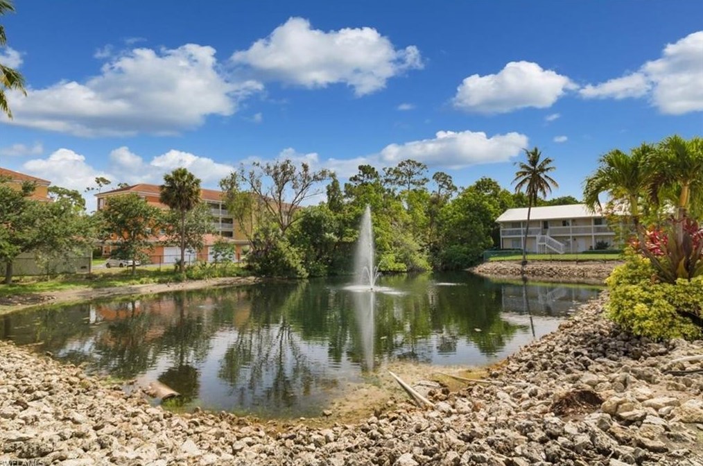 4625 Bayshore Dr, Naples FL  34112-4353 exterior
