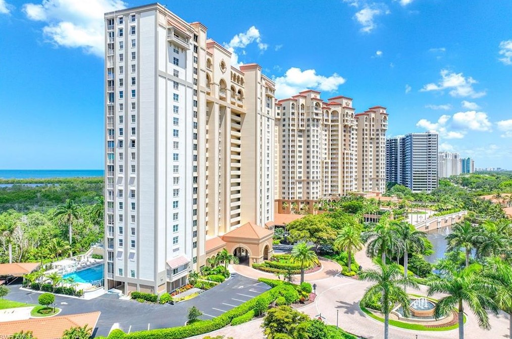 6585 Nicholas Blvd #805, Naples, FL 34108