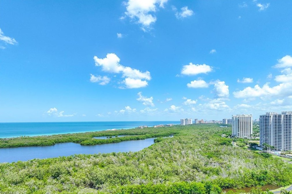 6585 Nicholas Blvd, Naples FL  34108-7207 exterior