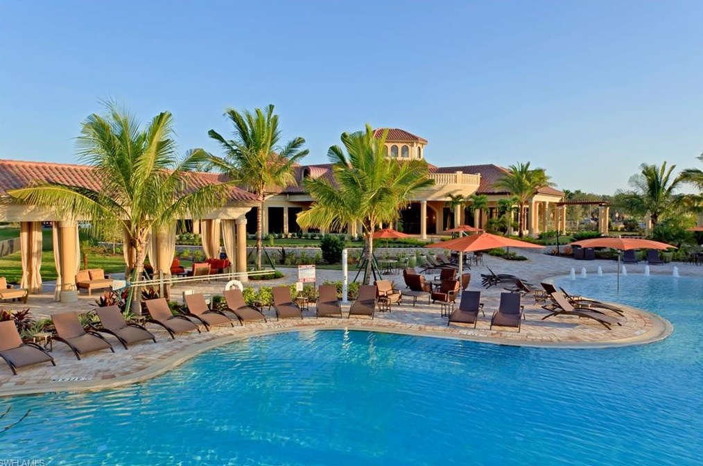 9484 Napoli Ln, Naples FL  34113-8118 exterior