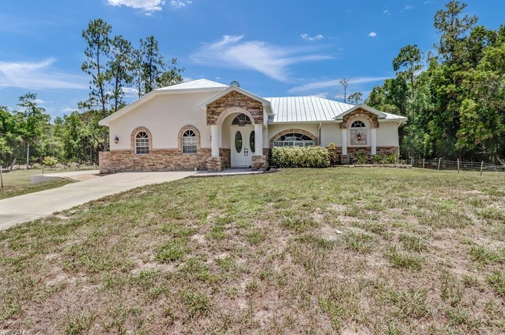 4040 Golden Gate Blvd, Naples, FL 34120-9049