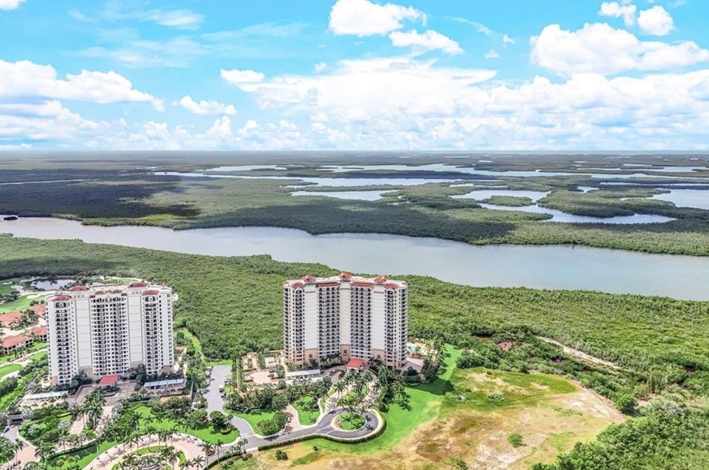 1050 Borghese Ln, Naples, FL 34114-7921