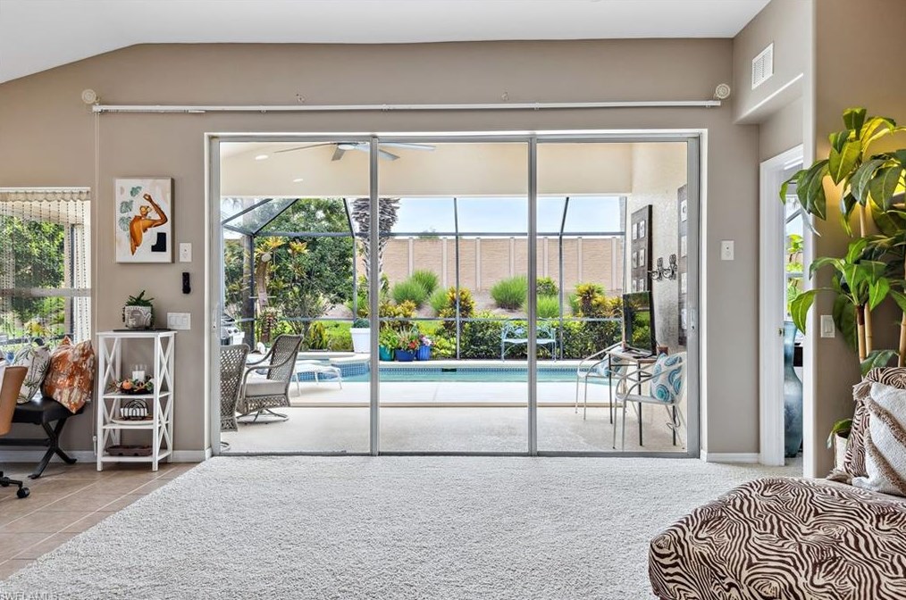 10071 Colonial Country Club Blvd, Fort Myers FL  33913-7018 exterior
