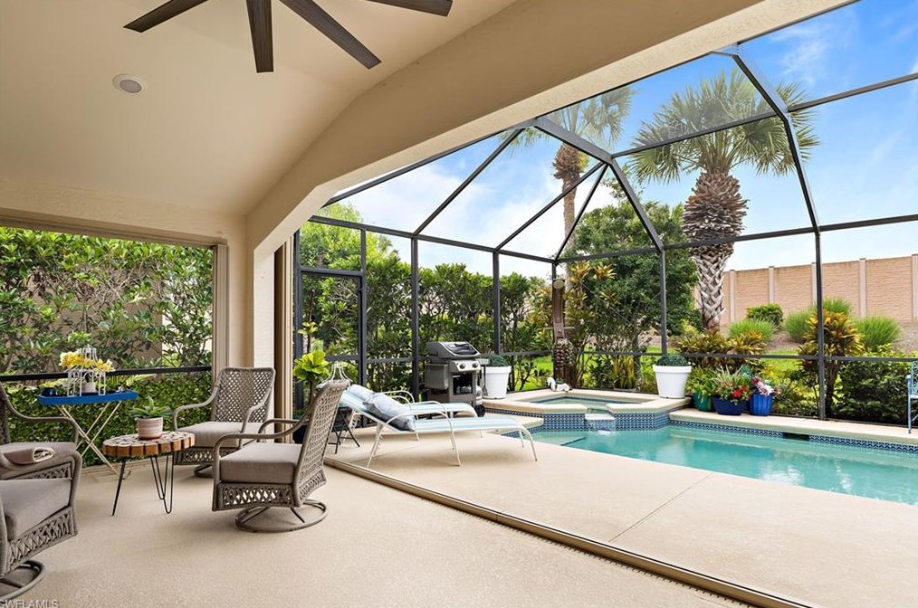 10071 Colonial Country Club Blvd, Fort Myers FL  33913-7018 exterior