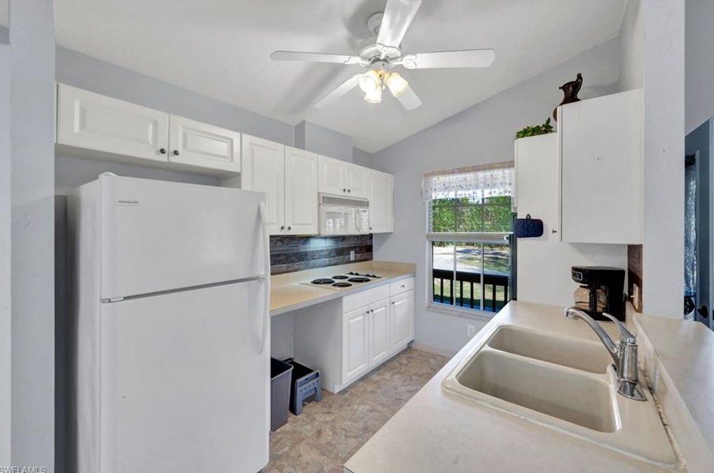 825 23 St, Naples FL 34120-1830 exterior