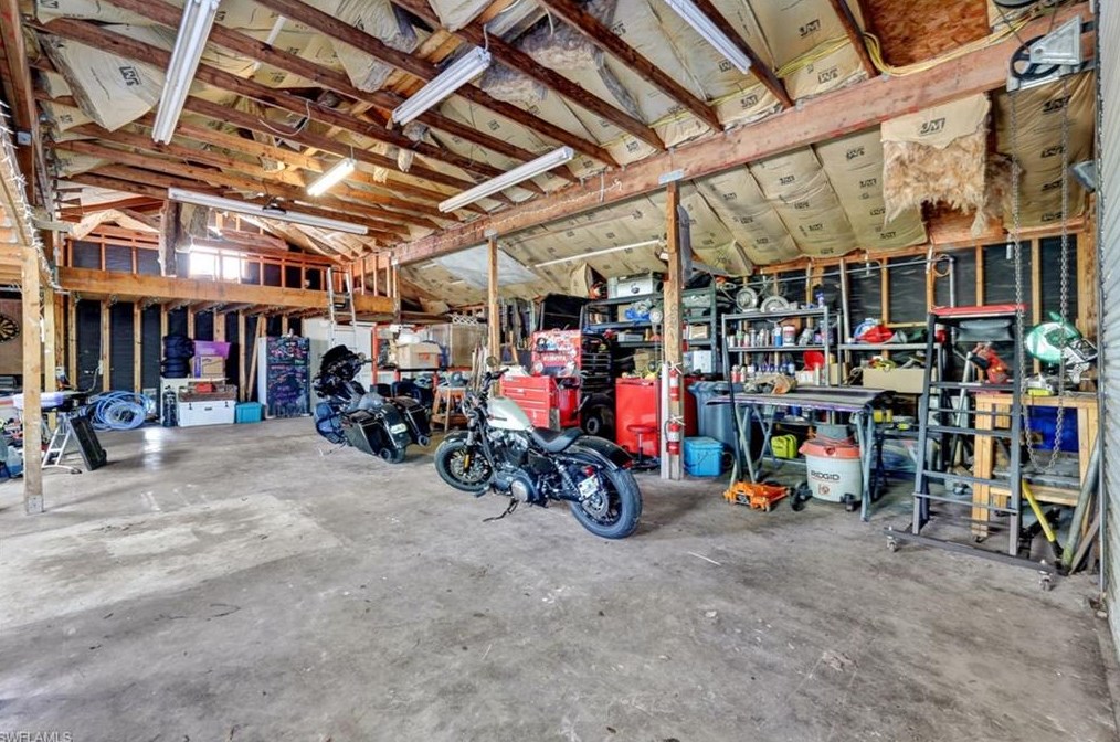 825 23 St, Naples FL 34120-1830 exterior