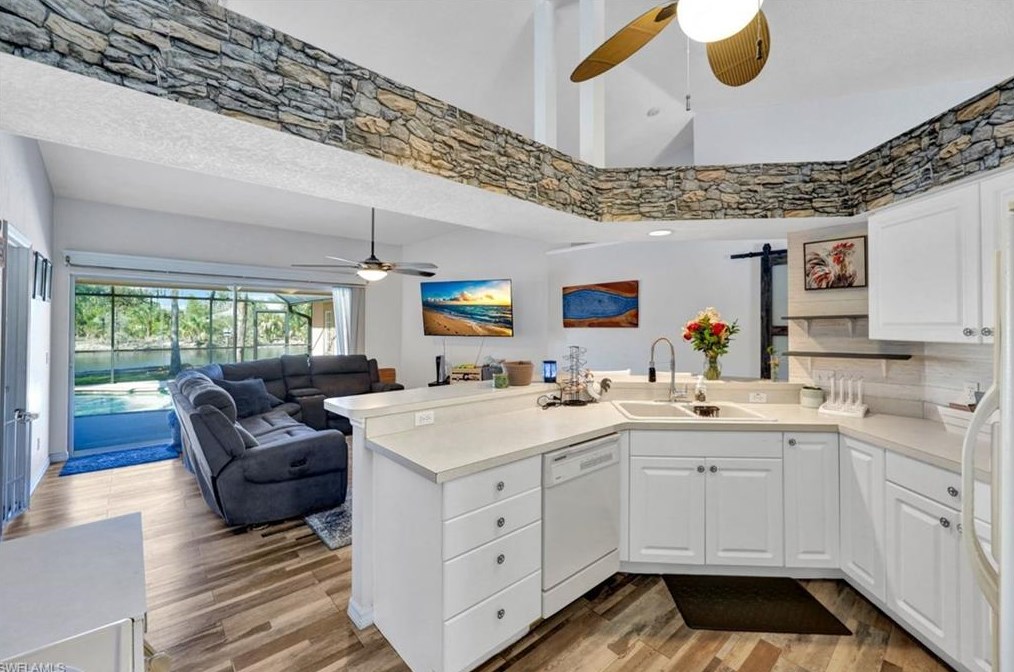 825 23 St, Naples FL 34120-1830 exterior