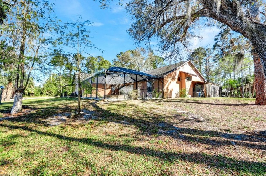 825 23 St, Naples FL 34120-1830 exterior