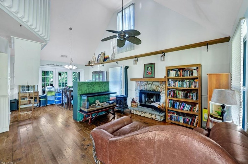 825 23 St, Naples FL 34120-1830 exterior