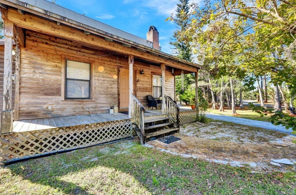 825 23 St, Naples FL 34120-1830 exterior