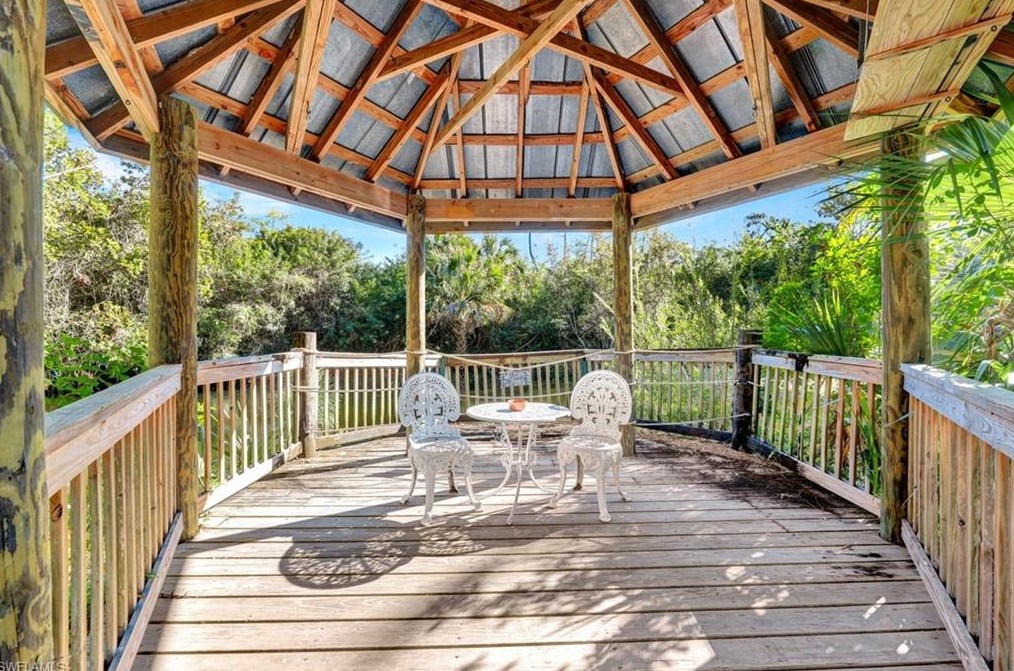 825 23 St, Naples FL 34120-1830 exterior