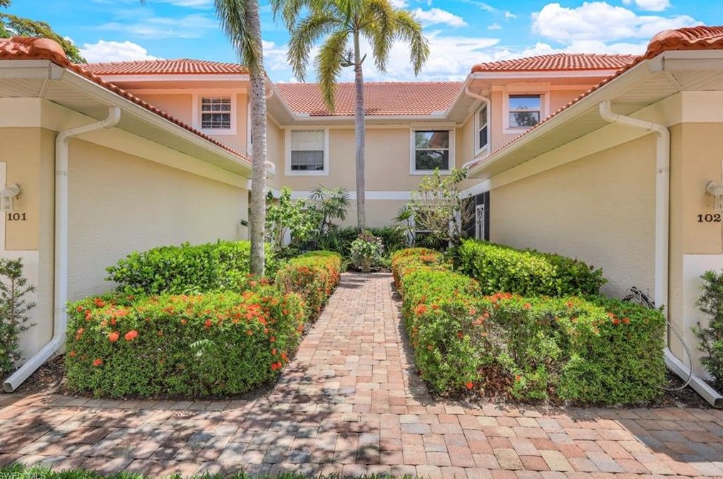 5330 Andover Dr, Naples, FL 34110-2384