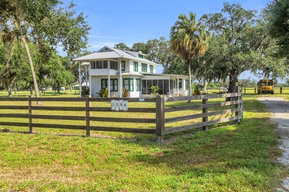 3198 Wayman Rd, Moore Haven, FL 33471