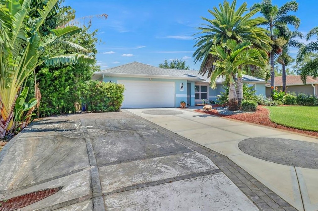 8116 Sandpiper Rd, Fort Myers, FL 33967-3441