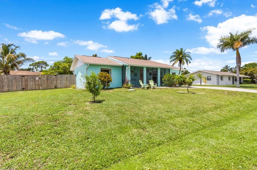 9208 Hamlin Rd, Fort Myers FL  33967-3701 exterior