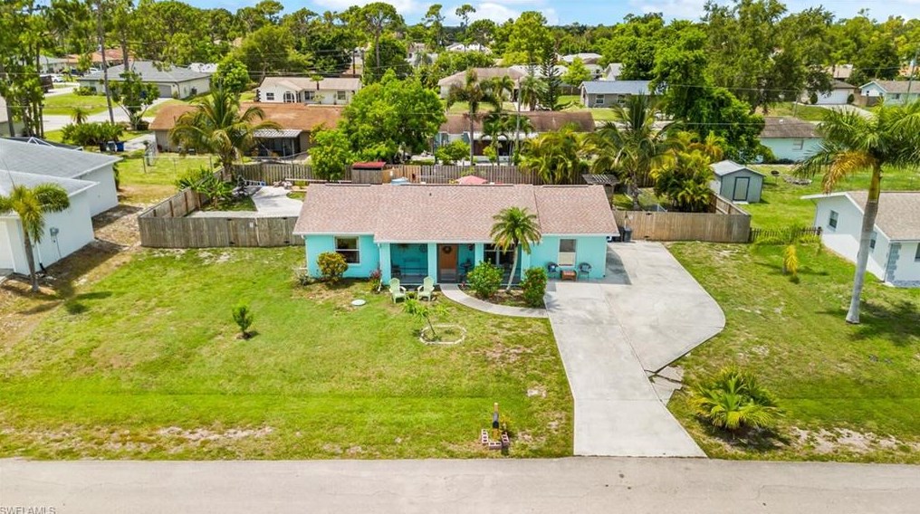 9208 Hamlin Rd, Fort Myers, FL 33967-3701