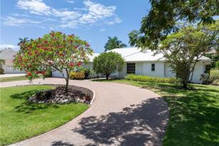 626 Regatta Rd, Naples, FL 34103 - Photo 2