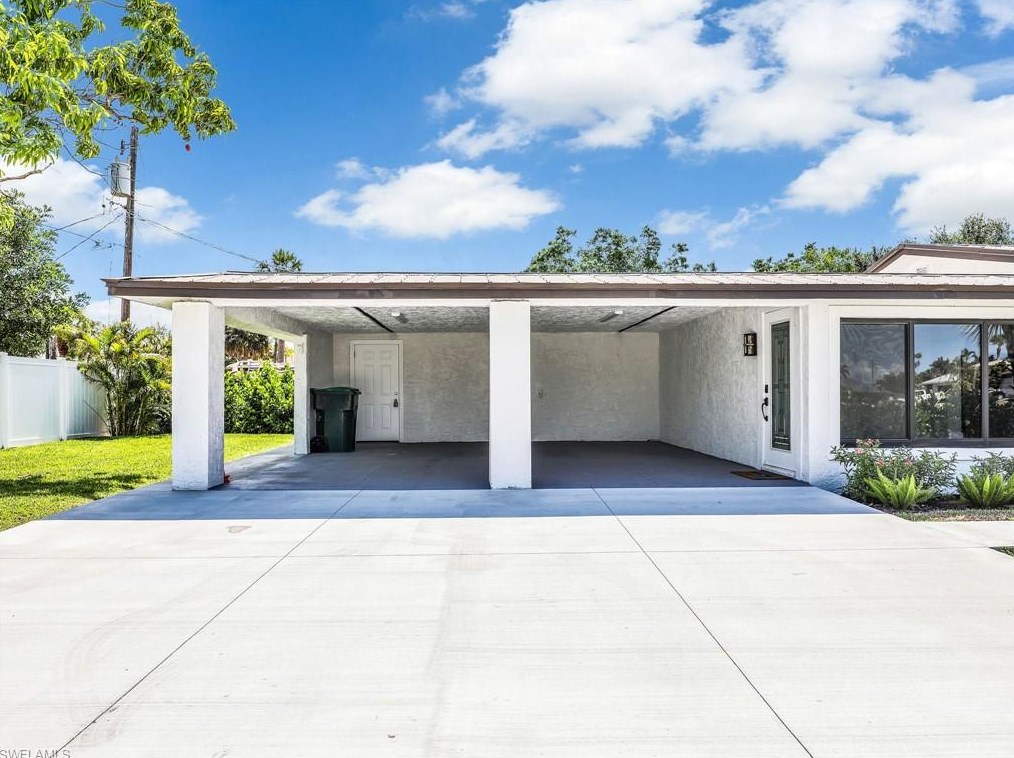 801 107th Ave, Naples, FL 34108-1860