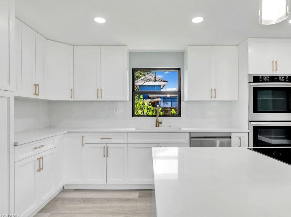 801 107 Ave, Naples FL 34108-1860 exterior