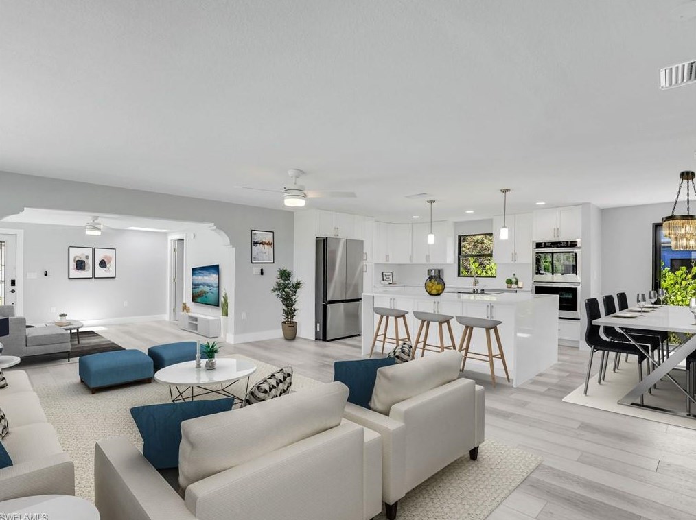 801 107 Ave, Naples FL 34108-1860 exterior