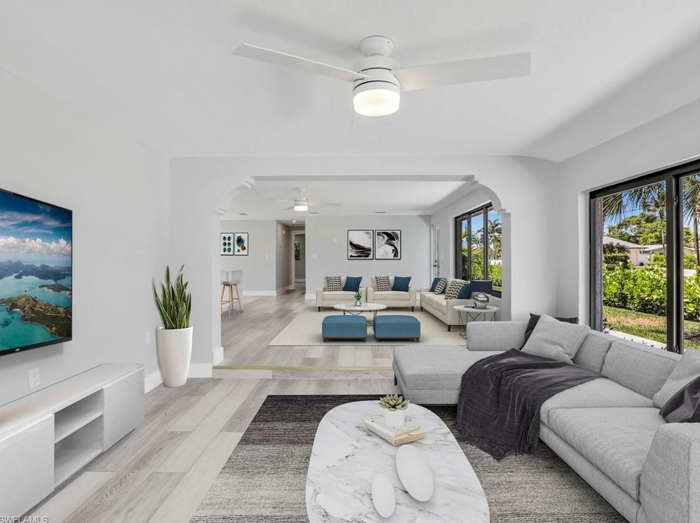 801 107 Ave, Naples FL 34108-1860 exterior