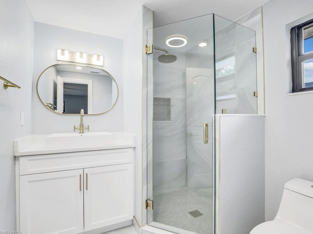 801 107 Ave, Naples FL 34108-1860 exterior