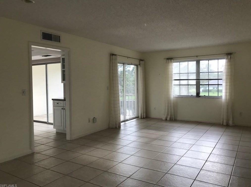 113 Bobolink Way #113b, Naples, FL 34105