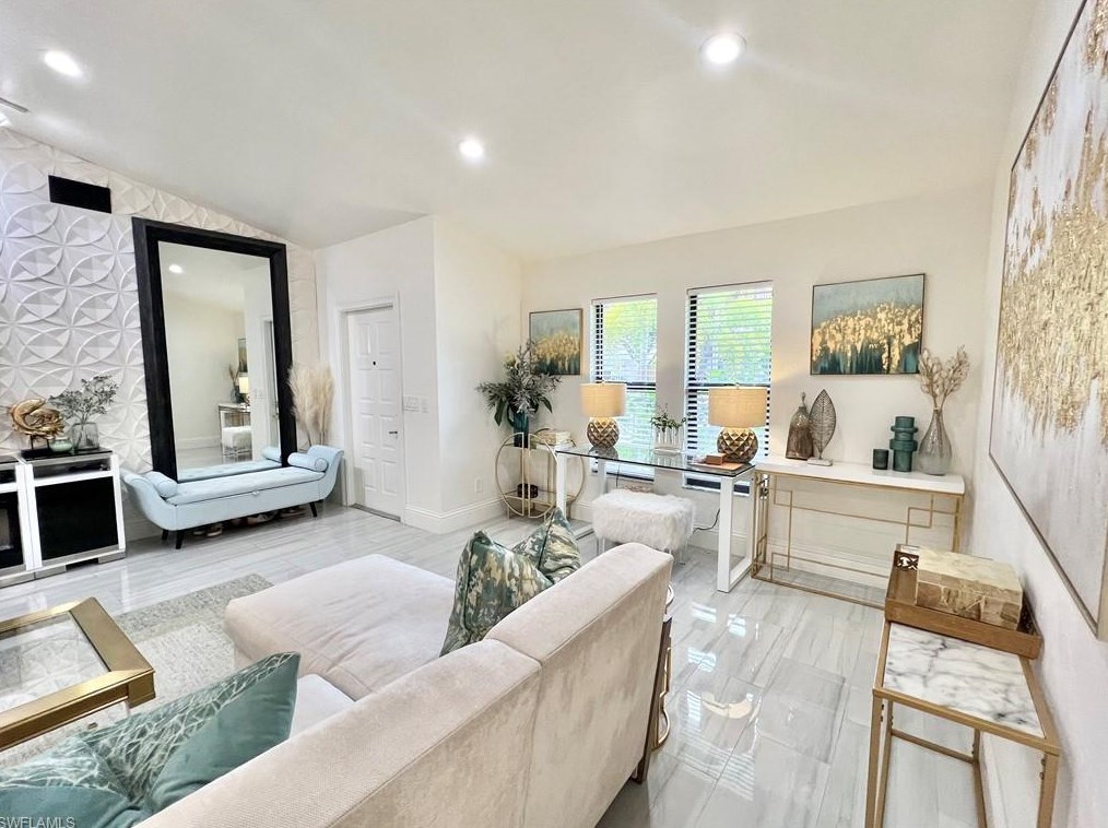 2499 River Reach Dr, Naples FL 34104-6928 exterior