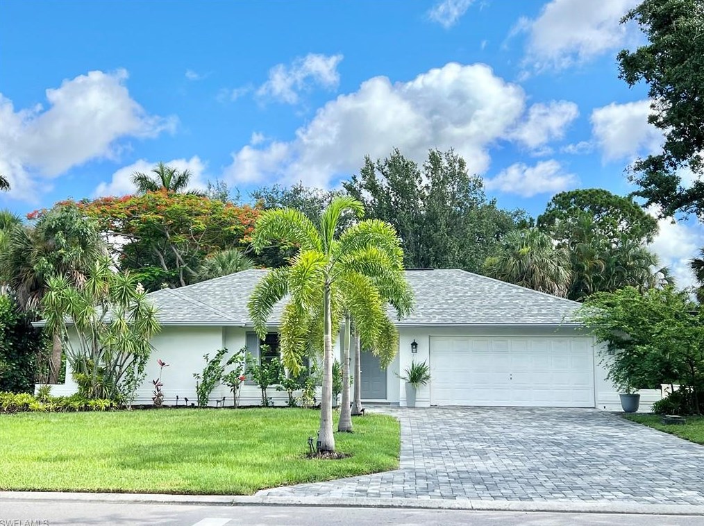 2499 River Reach Dr, Naples, FL 34104-6928