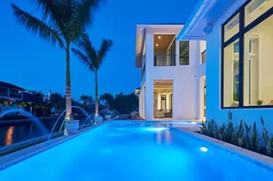 575 17th Ave S, Naples, FL 34102 - Photo 2