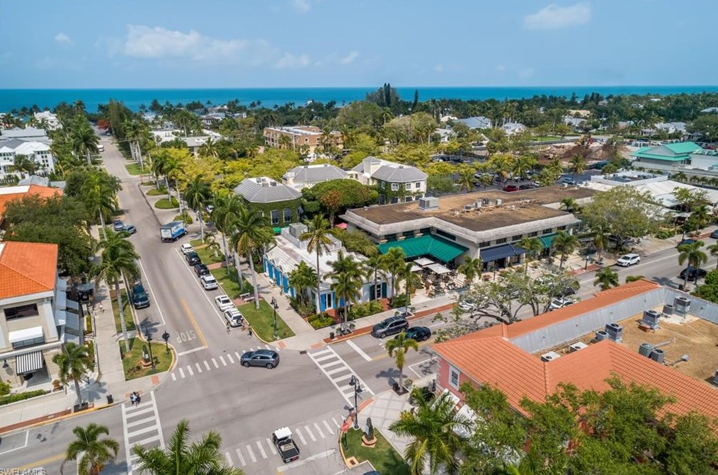 1130 3rd Ave, Naples FL 34102 exterior