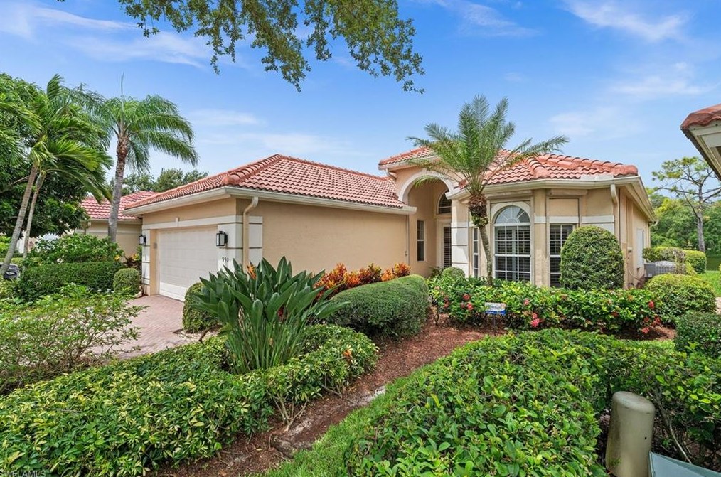 990 Fountain Run, Naples, FL 34119-1355
