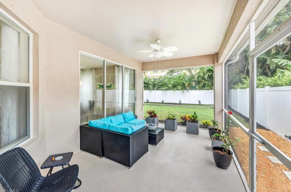 8260 Laurel Lk Blvd, Naples FL 34119-9797 exterior