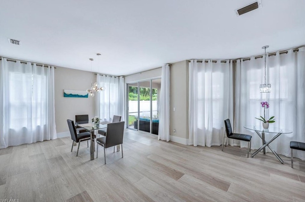 8260 Laurel Lk Blvd, Naples FL 34119-9797 exterior