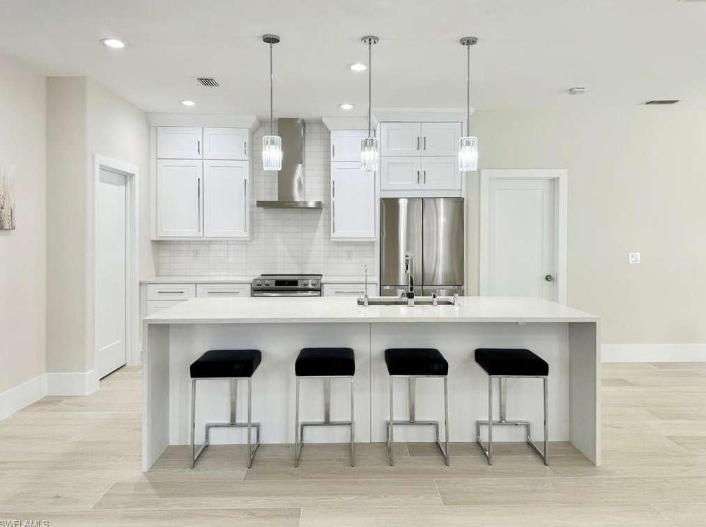 8260 Laurel Lk Blvd, Naples FL 34119-9797 exterior