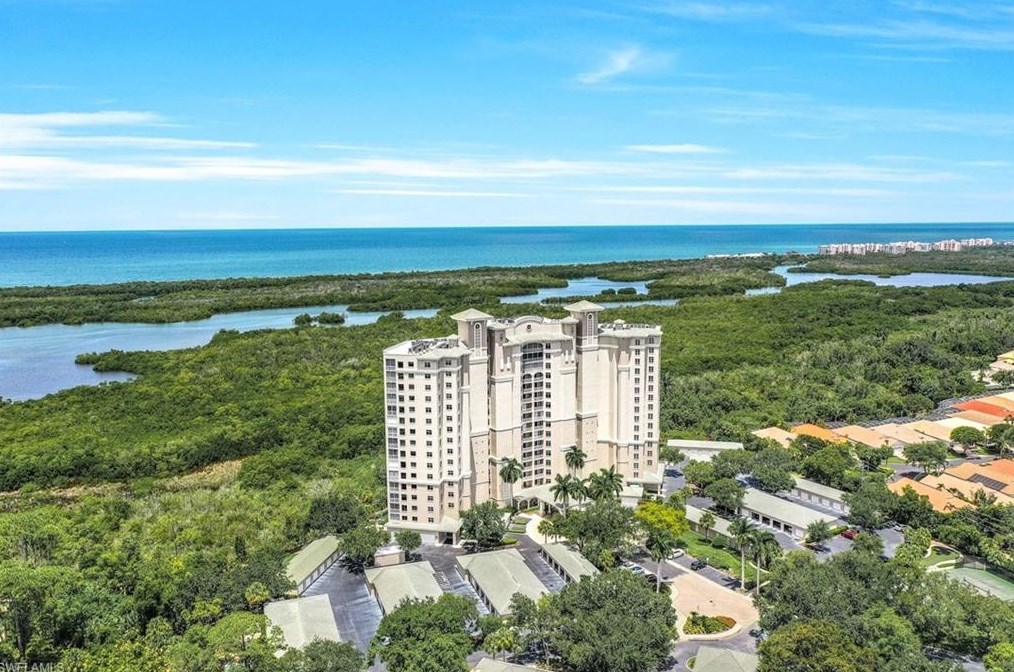1001 Arbor Lake Dr, Naples FL  34110-7038 exterior