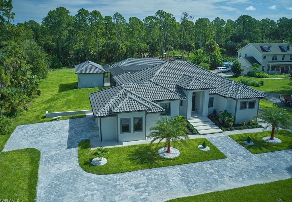 333 12th Ave, Naples, FL 34120-6310