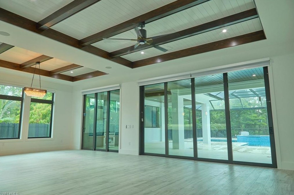 5847 English Oaks Ln, Naples FL 34119-1329 exterior