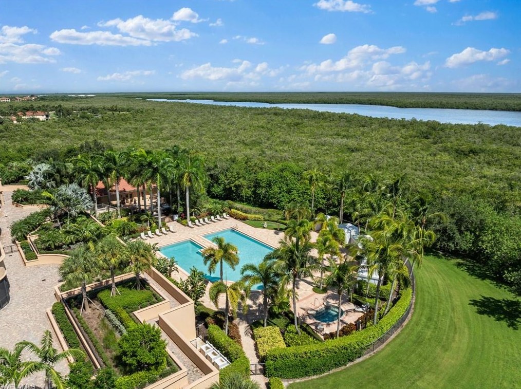 1050 Borghese Ln, Naples FL  34114-7921 exterior