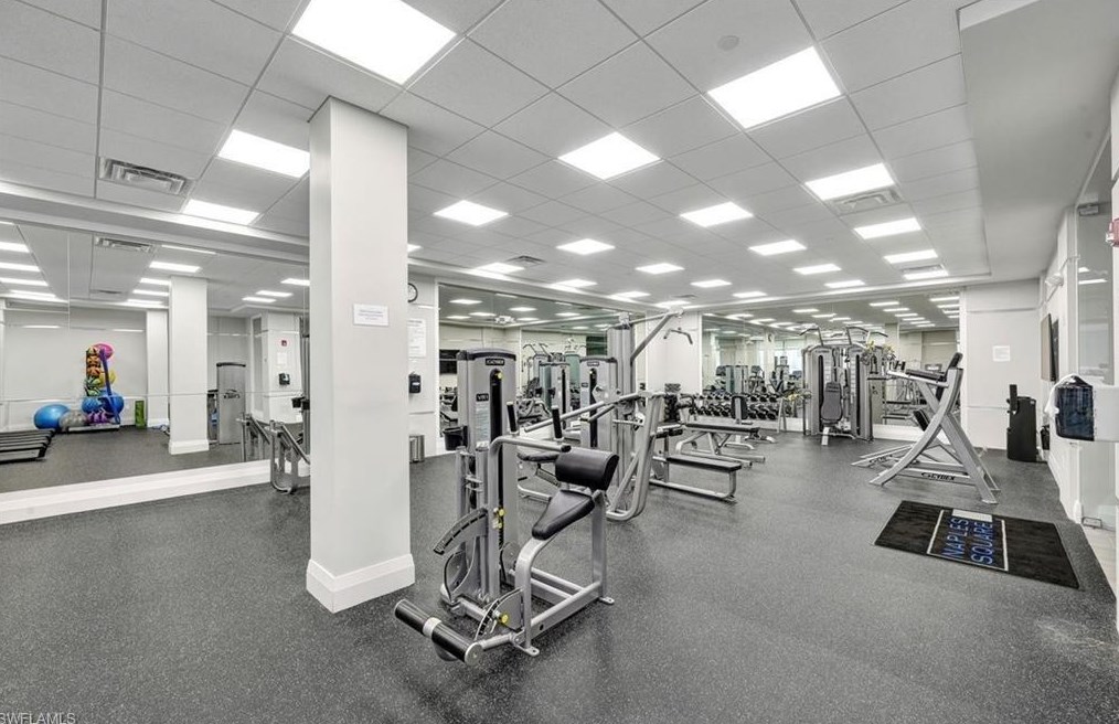 1135 3rd Ave, Naples FL 34102-5813 exterior