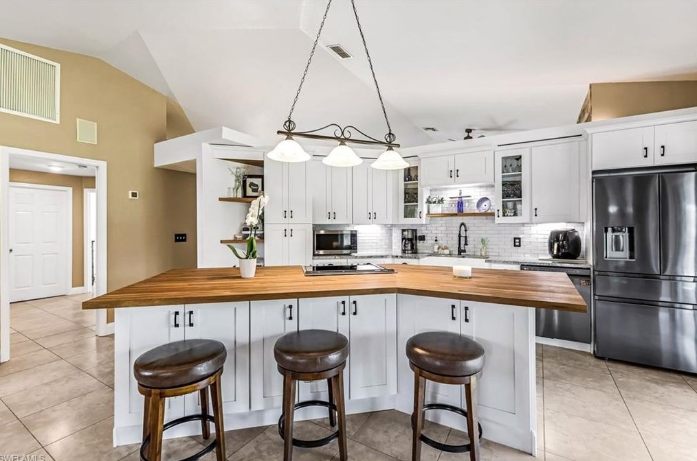 1380 24th Ave, Naples, FL 34120-3439