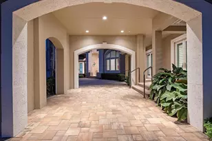 2835 Silverleaf Ln, Naples, FL 34105 - Photo 10