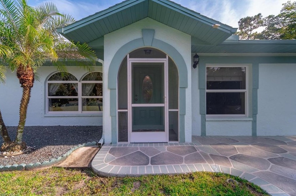 3340 29th Ave, Naples, FL 34117-8420