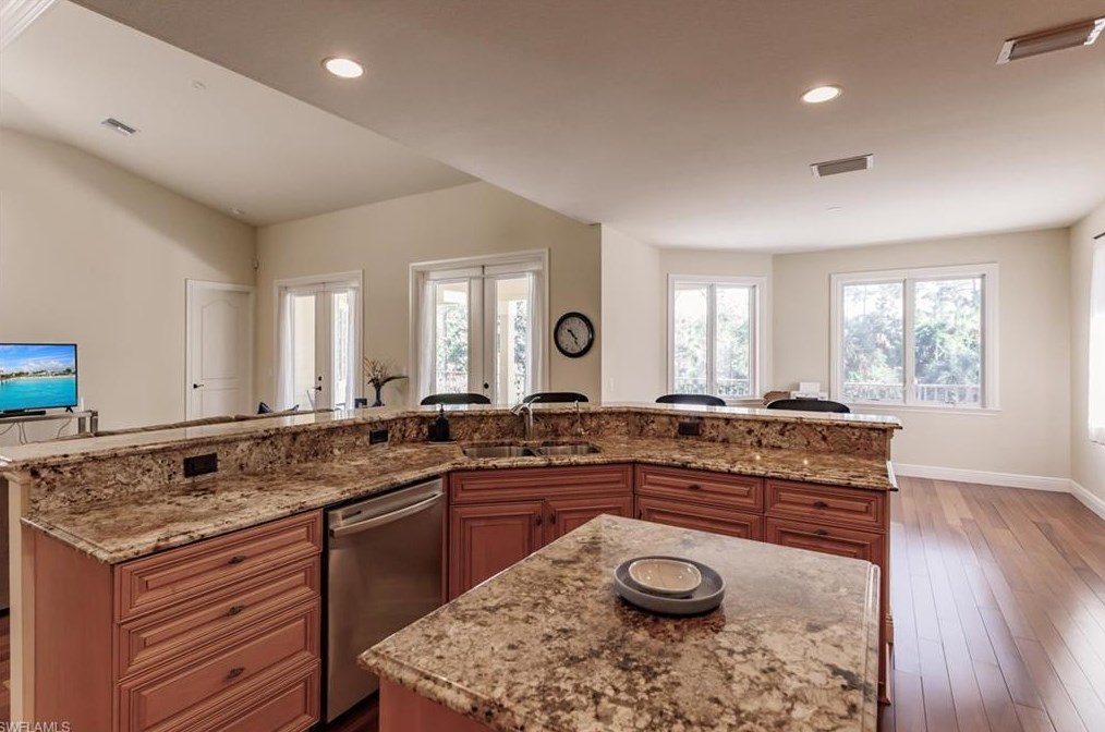 4551 1 Ave, Naples FL 34120-2704 exterior