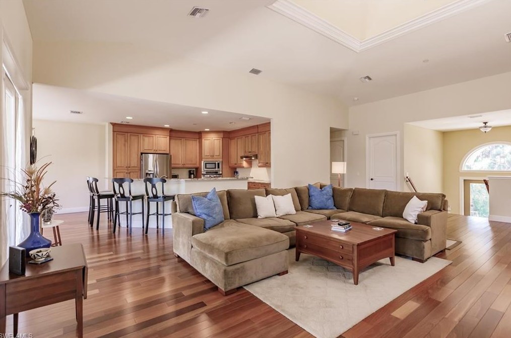 4551 1 Ave, Naples FL 34120-2704 exterior